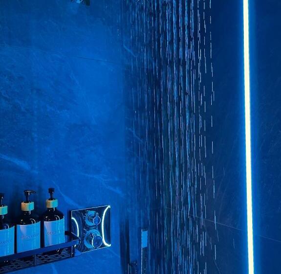 غرفة ديلوكس, La Famille D Evian