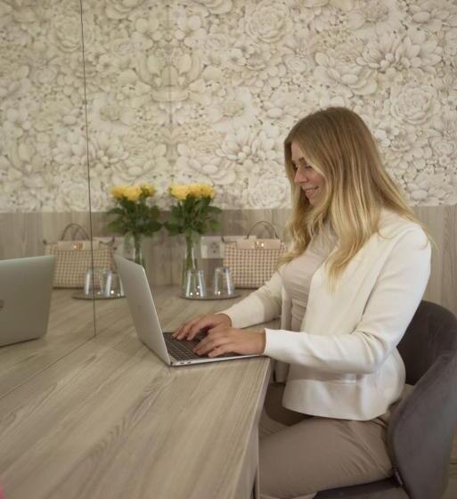 اتاق لوکس, Capris Capodistria