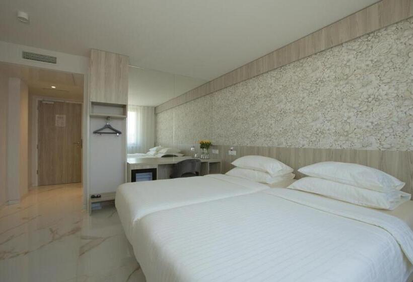 اتاق لوکس, Capris Capodistria