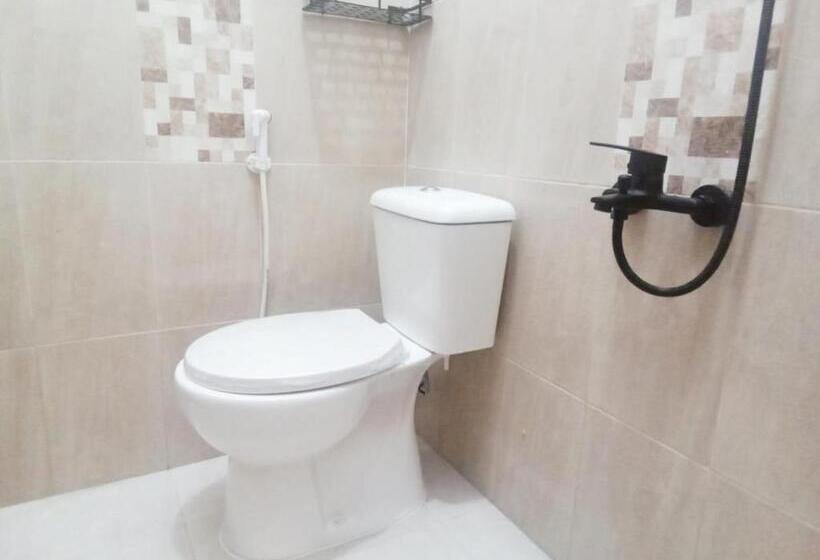 Cameră Standard, Reddoorz Syariah Near Unimus Semarang