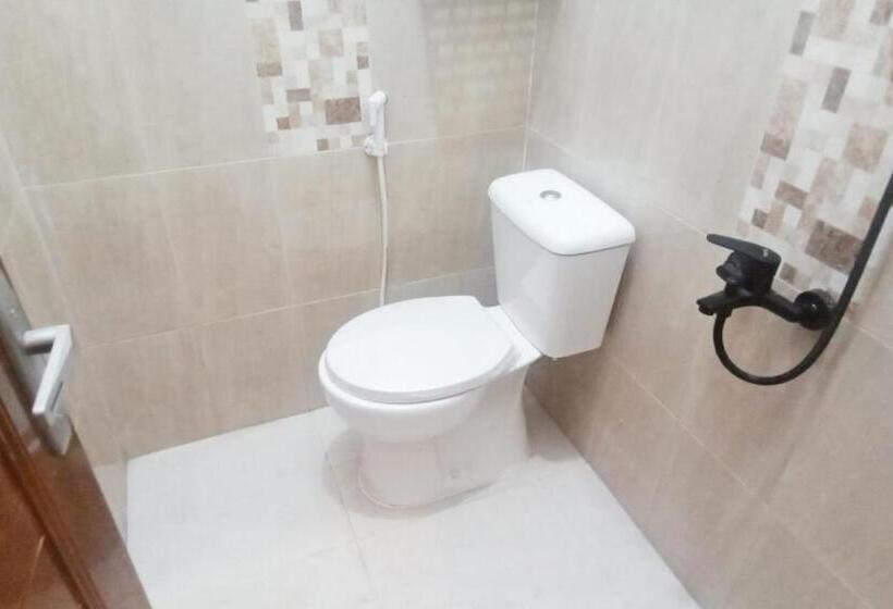Номер Deluxe, Reddoorz Syariah Near Unimus Semarang