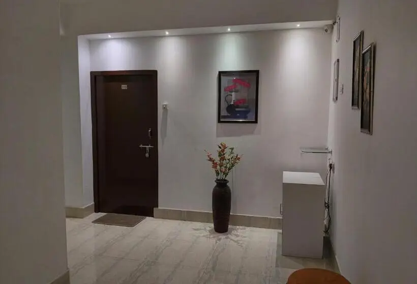 エクゼクティブトリプル, The Executive Inn