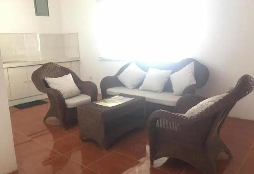 ファミリールーム, Llanes Bancolita S Resort Taal Lakeview Resort Balete