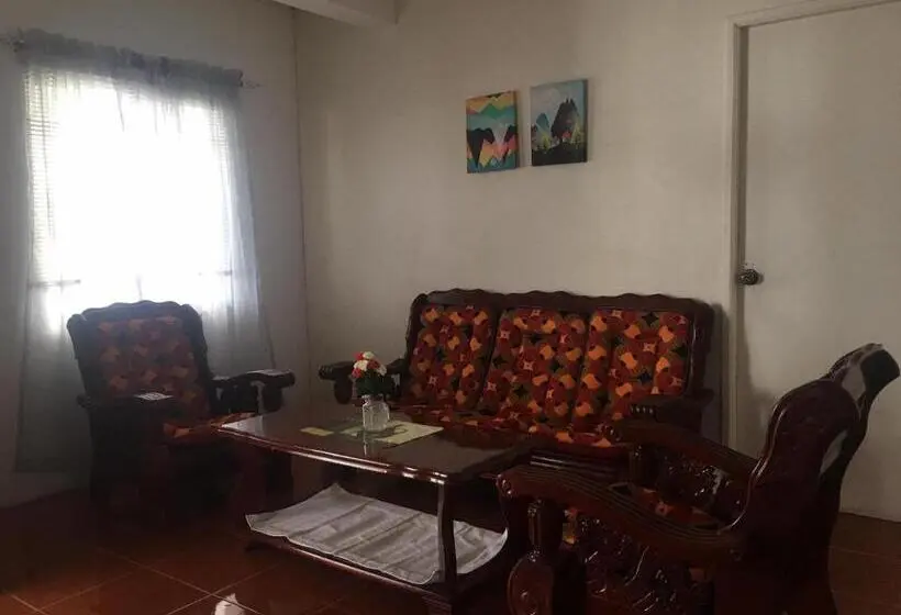 ファミリールーム, Llanes Bancolita S Resort Taal Lakeview Resort Balete