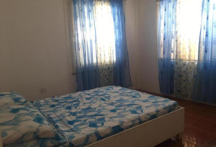 חדר משפחתי, Llanes Bancolita S Resort   Taal Lakeview Resort Balete