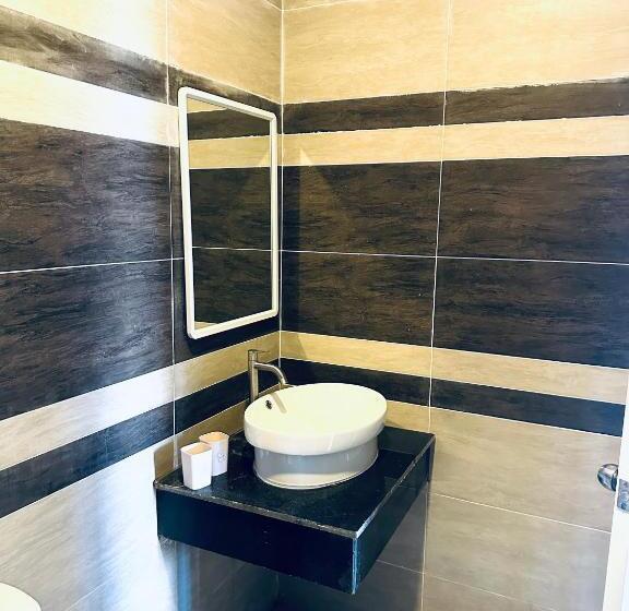 Pokój Standard 2 Łóżka Małżeńskie, Lotus Homestay