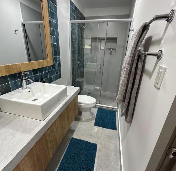 Standardzimmer Kingsize Bett, Randis Oasis