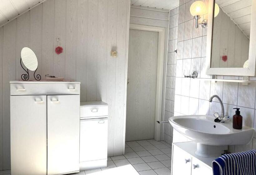 ２ベッドルームハウス, Schlamau19   Unterm Nussbaum