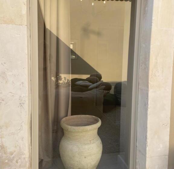 اتاق سوپریور, Notus Rooms