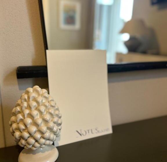 اتاق استاندارد, Notus Rooms