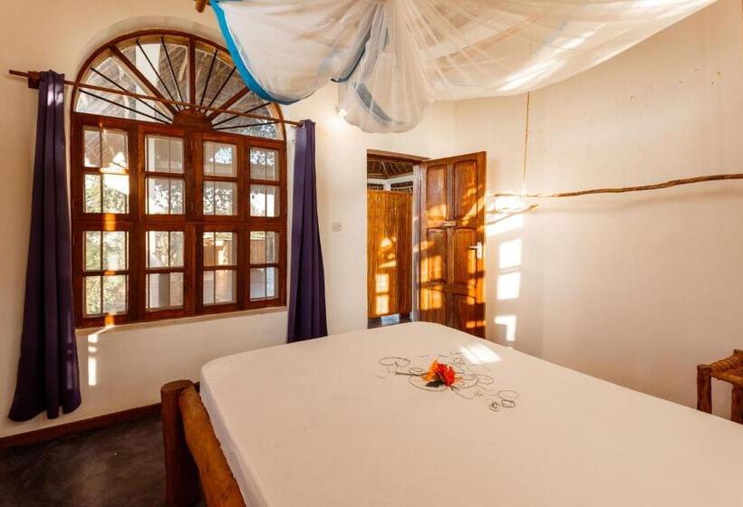 オーシャンビュースタンダードルーム, Tropicana Boutique