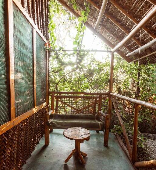 スタンダードバンガロー, Tropicana Boutique