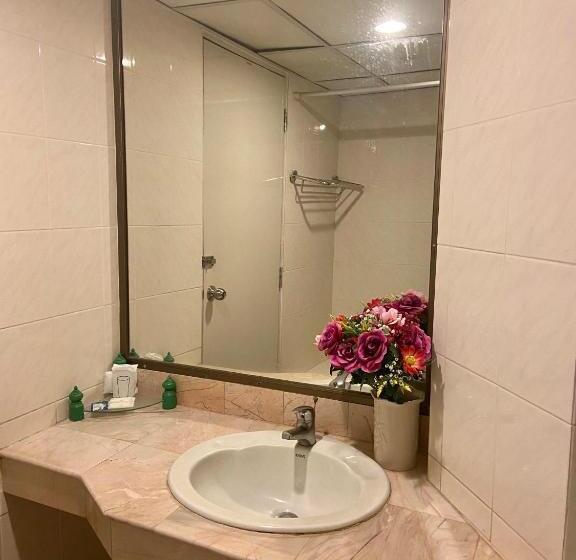 스탠다드 룸, โรงแรมโกลเด้นแกรนด์ พิษณุโลก