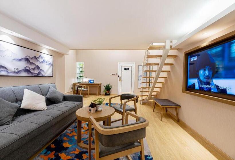 سوییت خانوادگی, Mehood Lestie, Xiamen Zhongshan Road Pedestrian Street