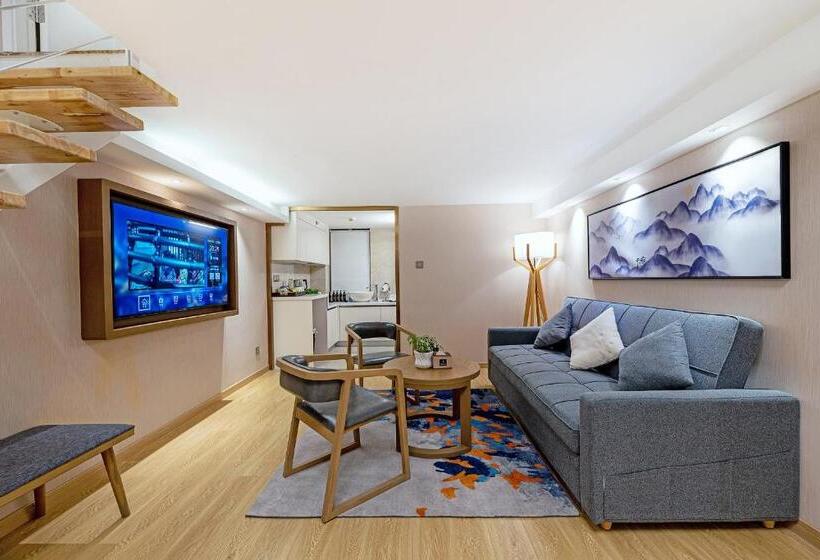 سوییت خانوادگی, Mehood Lestie, Xiamen Zhongshan Road Pedestrian Street