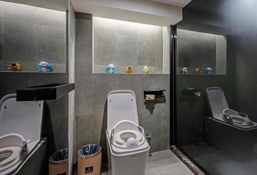 اتاق خانوادگی, Mehood Lestie, Xiamen Zhongshan Road Pedestrian Street