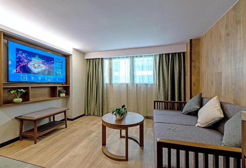 سوییت لوکس, Mehood Lestie, Xiamen Zhongshan Road Pedestrian Street