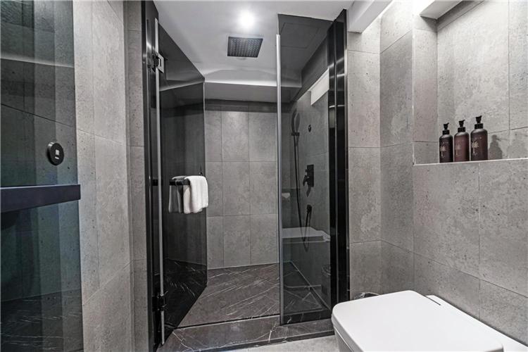 سوییت لوکس, Mehood Lestie, Xiamen Zhongshan Road Pedestrian Street