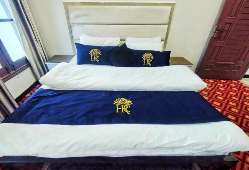 اتاق لوکس, Relax Cottage Swat By Khan Familia