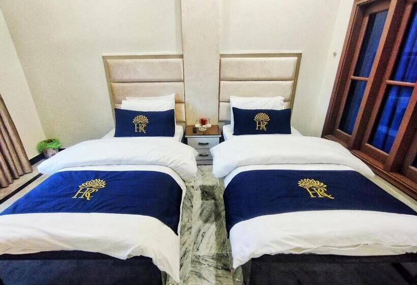 اتاق لوکس, Relax Cottage Swat By Khan Familia