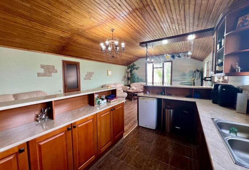 شقة غرفتين نوم مزودة بشُرفة, Rancho On Sevan Beach By Hv