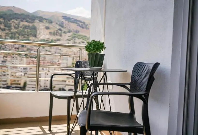 اتاق استاندارد سه نفره, View City Apartments