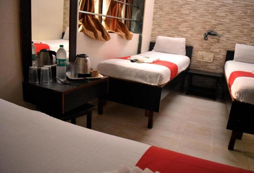 חדר דלוקס לשלושה, Smooth Checkin By Hotel Kamal