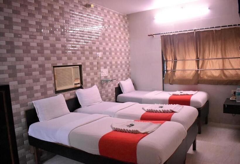 חדר דלוקס לשלושה, Smooth Checkin By Hotel Kamal