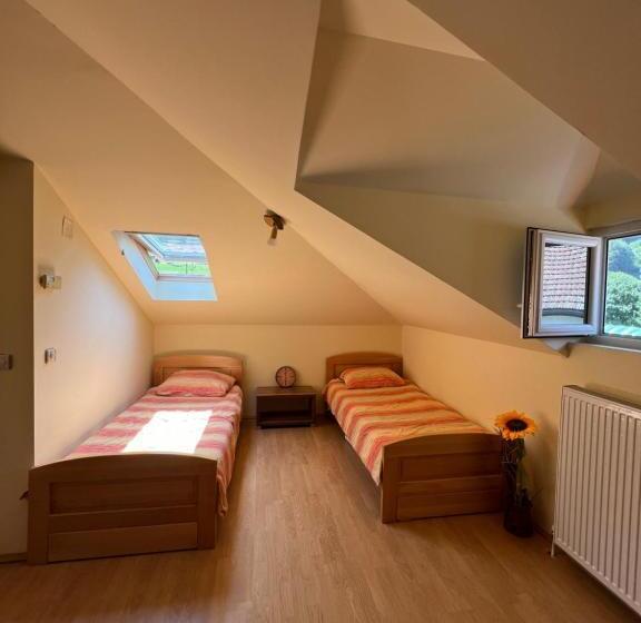 آپارتمان 1 خوابه, Victory Pool House