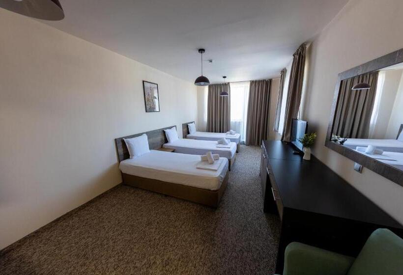 디럭스 트리플 룸, City Plaza