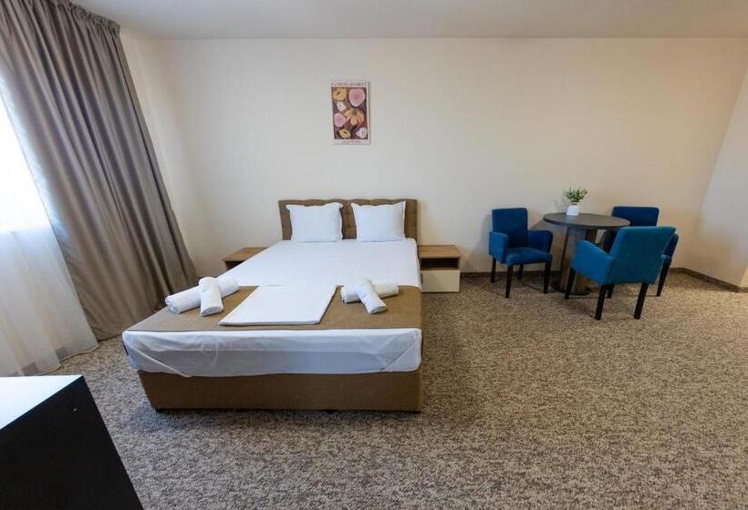 침실 3개 아파트, City Plaza