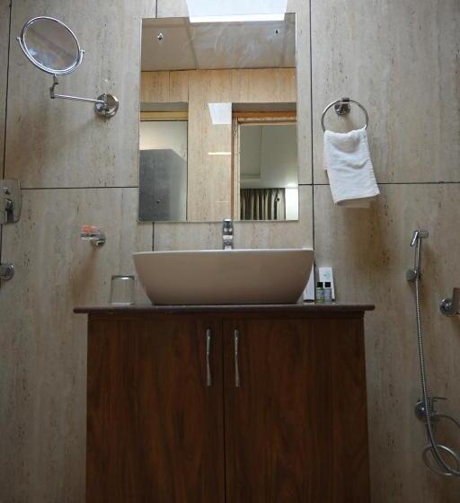 חדר דחוקס עם מיטת קינג, Orchha Club And Resort   Ocr