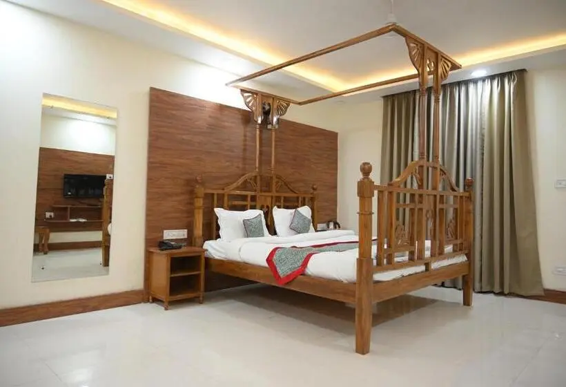 キングサイズベッドのデラックスルーム, Orchha Club And Resort Ocr
