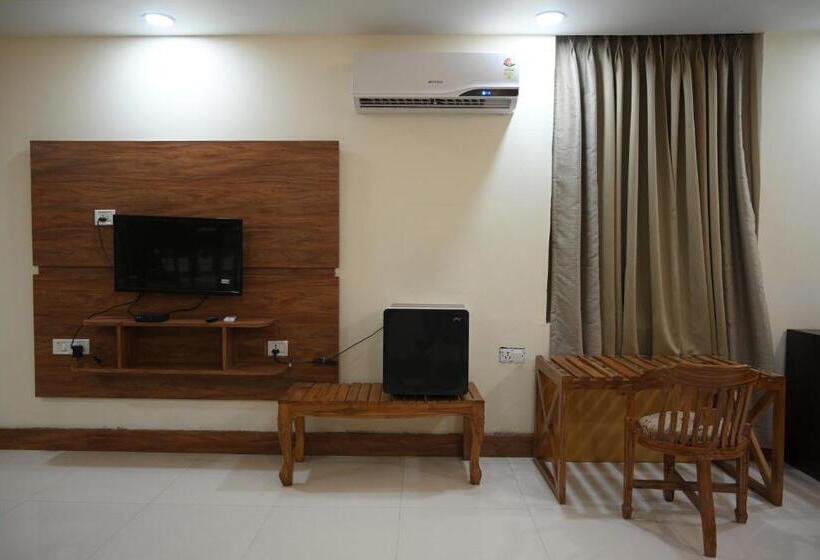 חדר דחוקס עם מיטת קינג, Orchha Club And Resort   Ocr