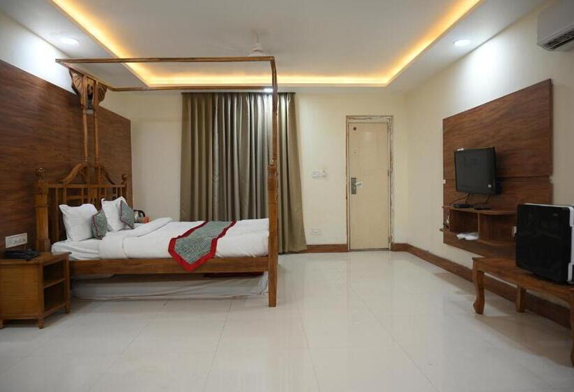 Номер Deluxe Кровать Кинг, Orchha Club And Resort   Ocr