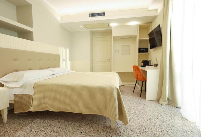 豪华三人间, Nazzarì B&b Tropea