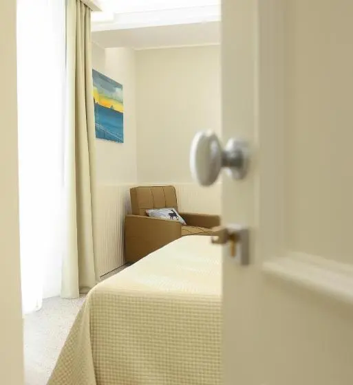 デラックストリプルルーム, Nazzarì B&b Tropea
