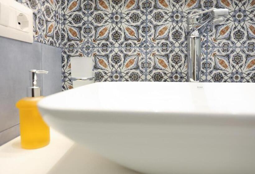 带大床的豪华间, Nazzarì B&b Tropea