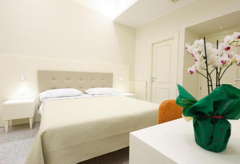 带大床的豪华间, Nazzarì B&b Tropea