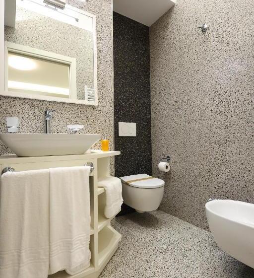 带阳台的豪华间, Nazzarì B&b Tropea