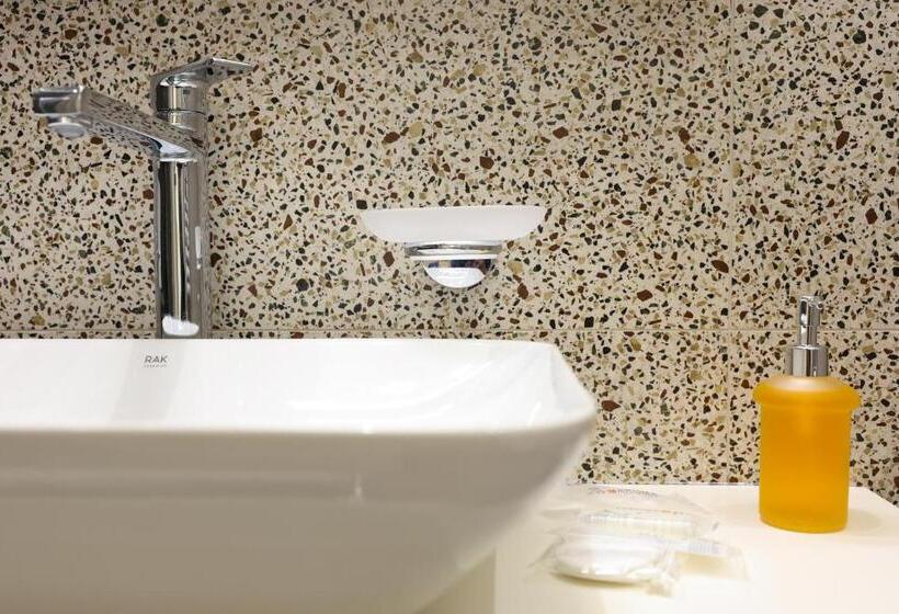 带阳台的豪华间, Nazzarì B&b Tropea