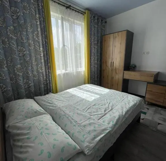 اتاق استاندارد چهار تخته, Nomad  Guest House