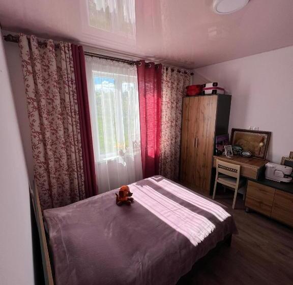 اتاق استاندارد چهار تخته, Nomad  Guest House