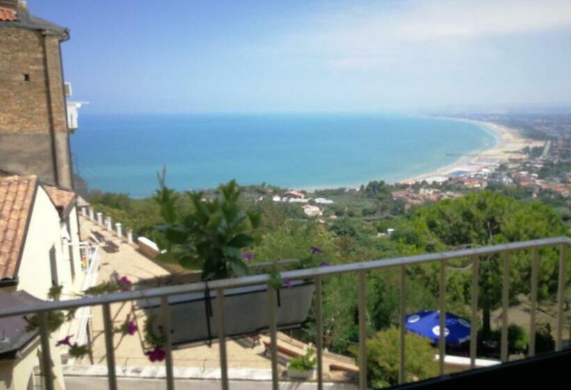 اتاق لوکس با بالکن و چشمانداز دریا, Il Bersó Di Porta Catena