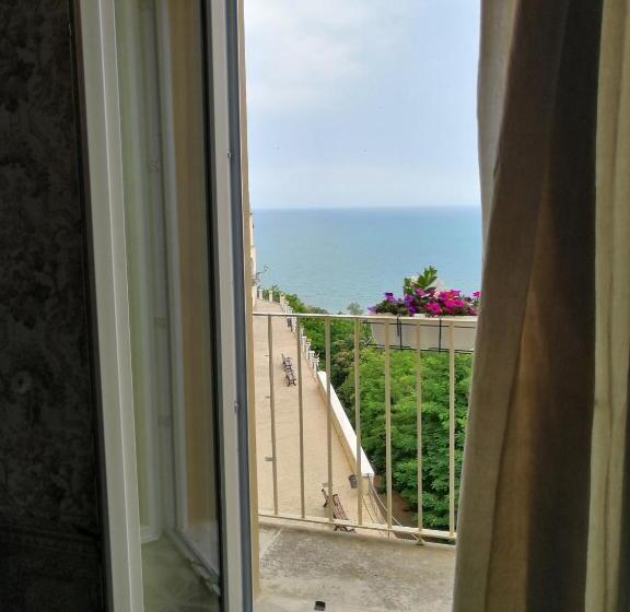 اتاق لوکس با چشمانداز دریا, Il Bersó Di Porta Catena