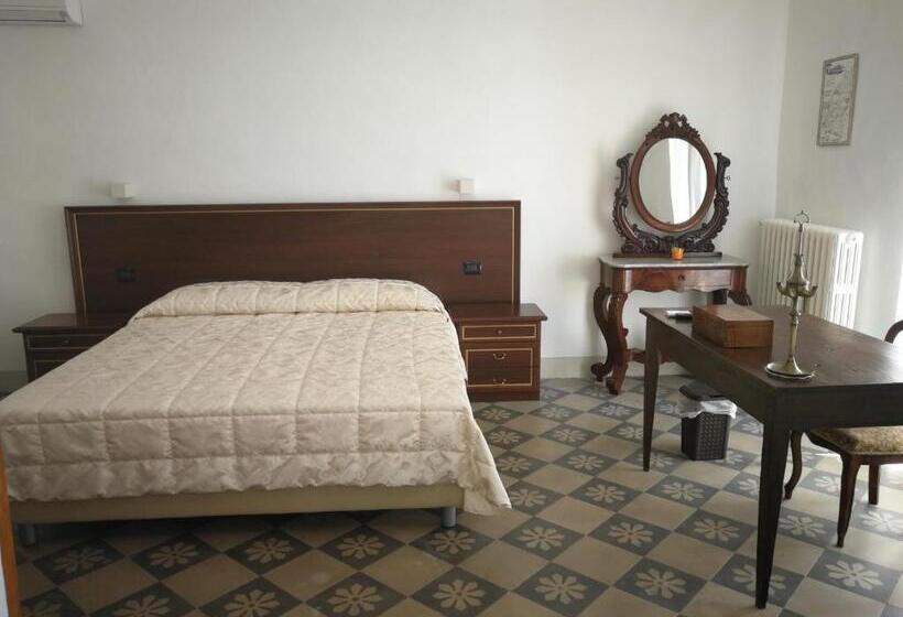 اتاق لوکس با چشمانداز دریا, Il Bersó Di Porta Catena