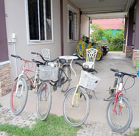 スタンダードルーム, Kol House