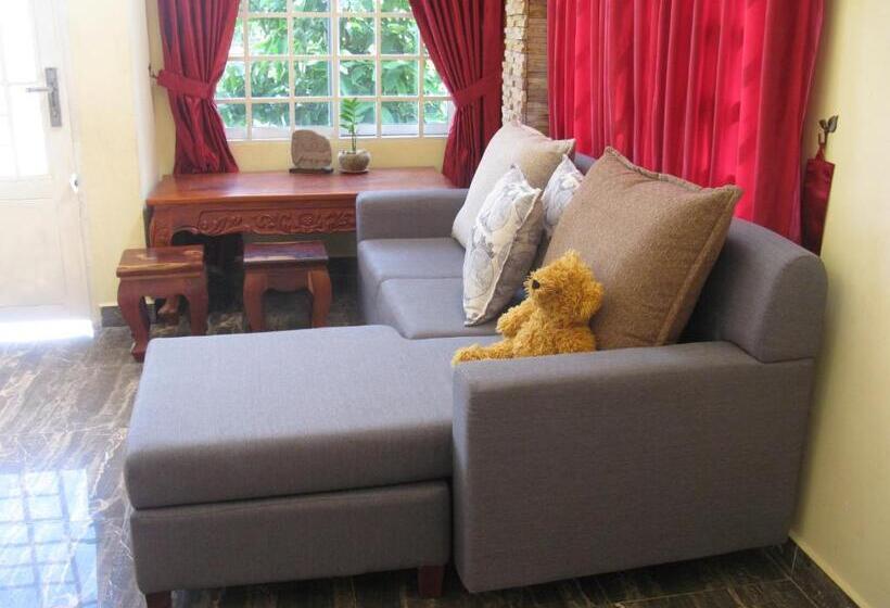 スタンダードルーム, Kol House