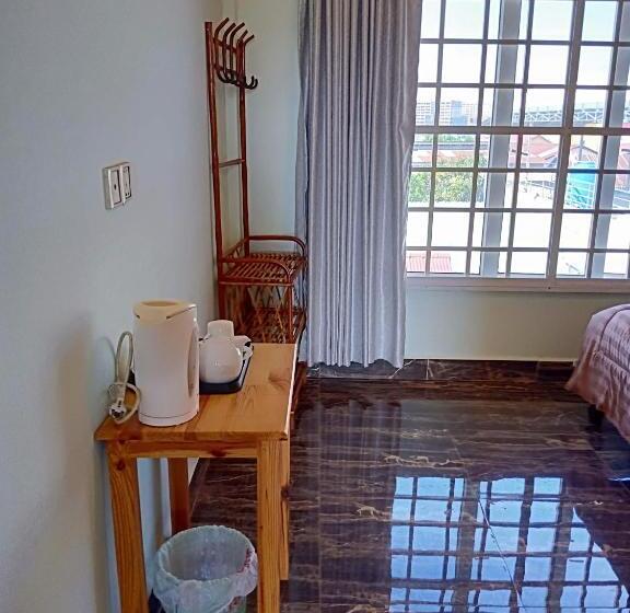 غرفة قياسية فردية, Kol House