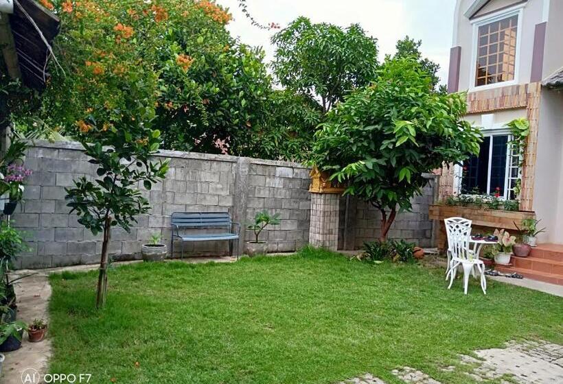 スタンダードシングルルーム, Kol House